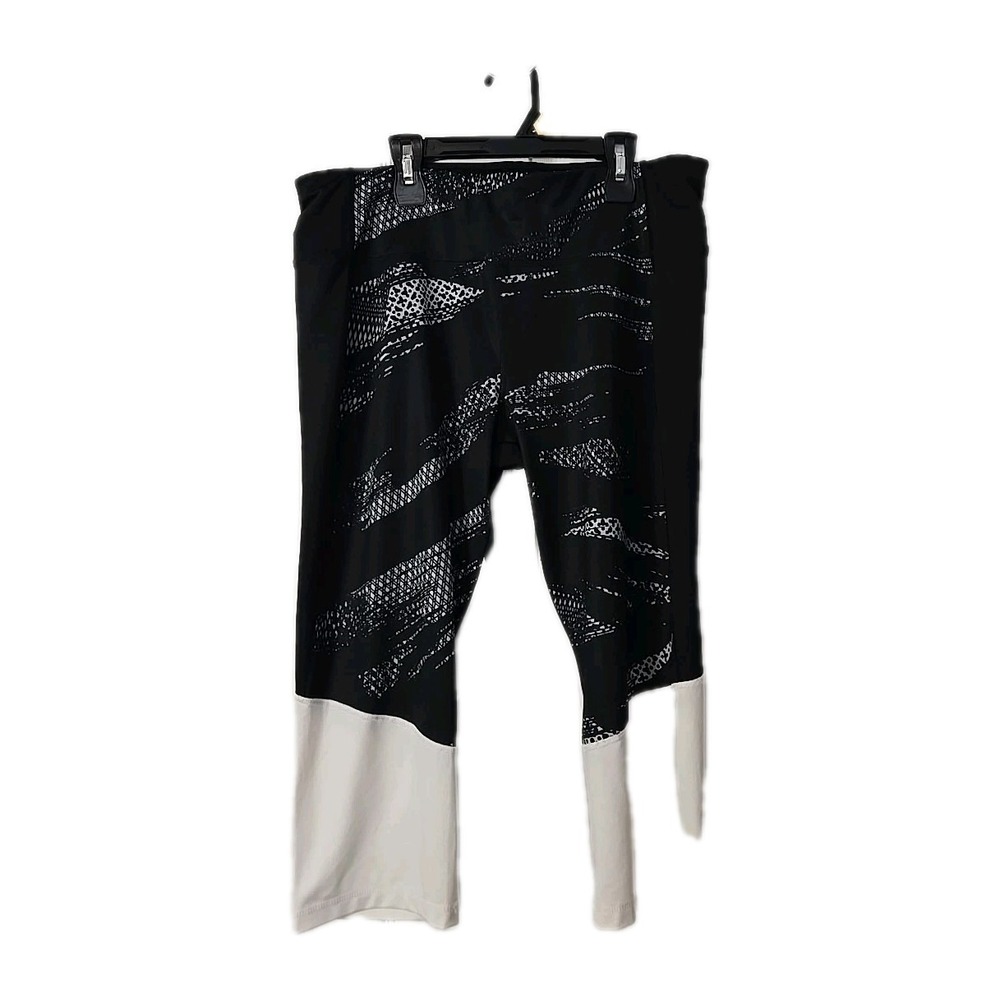Athletic Works Pants Size XL Black White Capri Yoga Activewear Stretch Pull Up